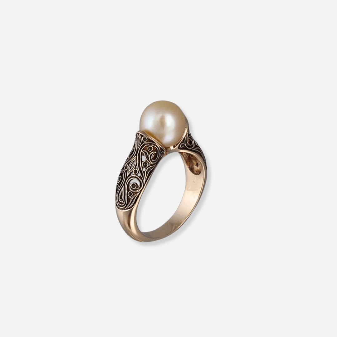 Beverly Vintage Pearl Ring