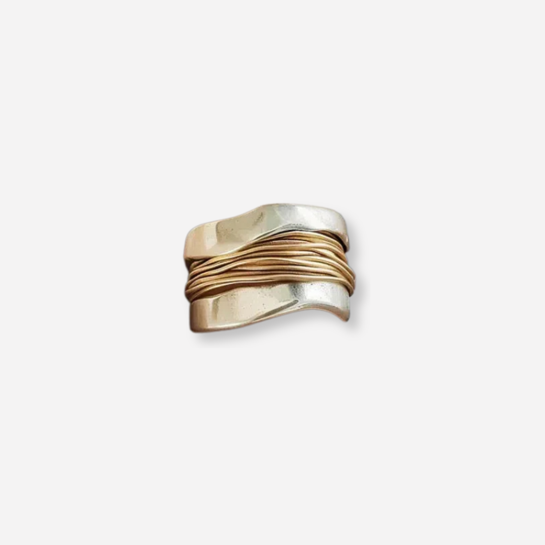 Nina Elegant Silver Ring