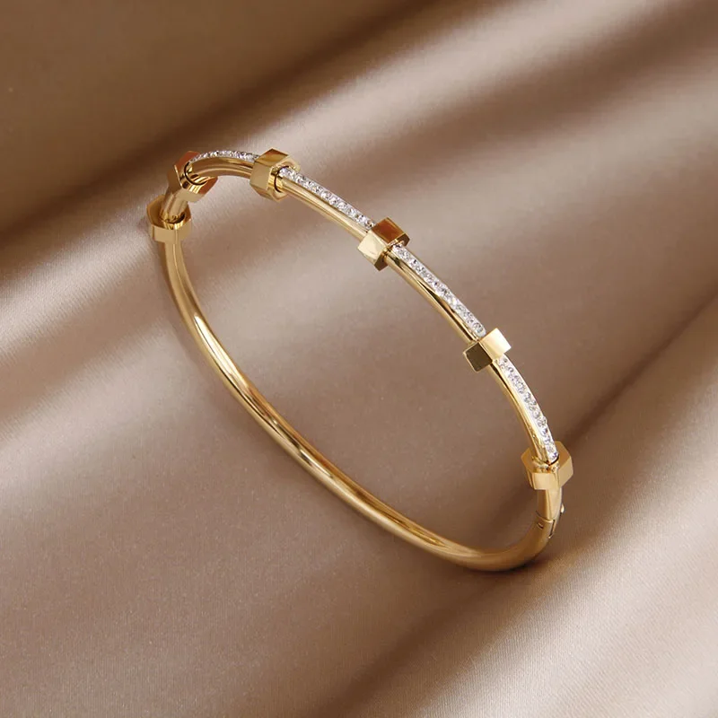 Madison Bright Gold-Coloured Bracelet with Moissanite Coating