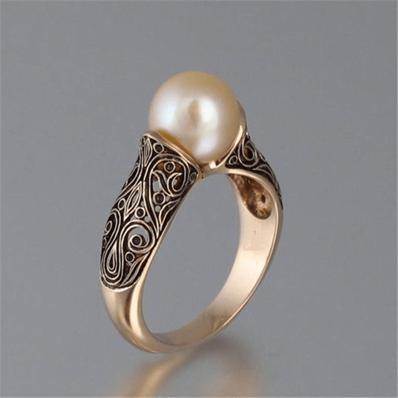 Beverly Vintage Pearl Ring