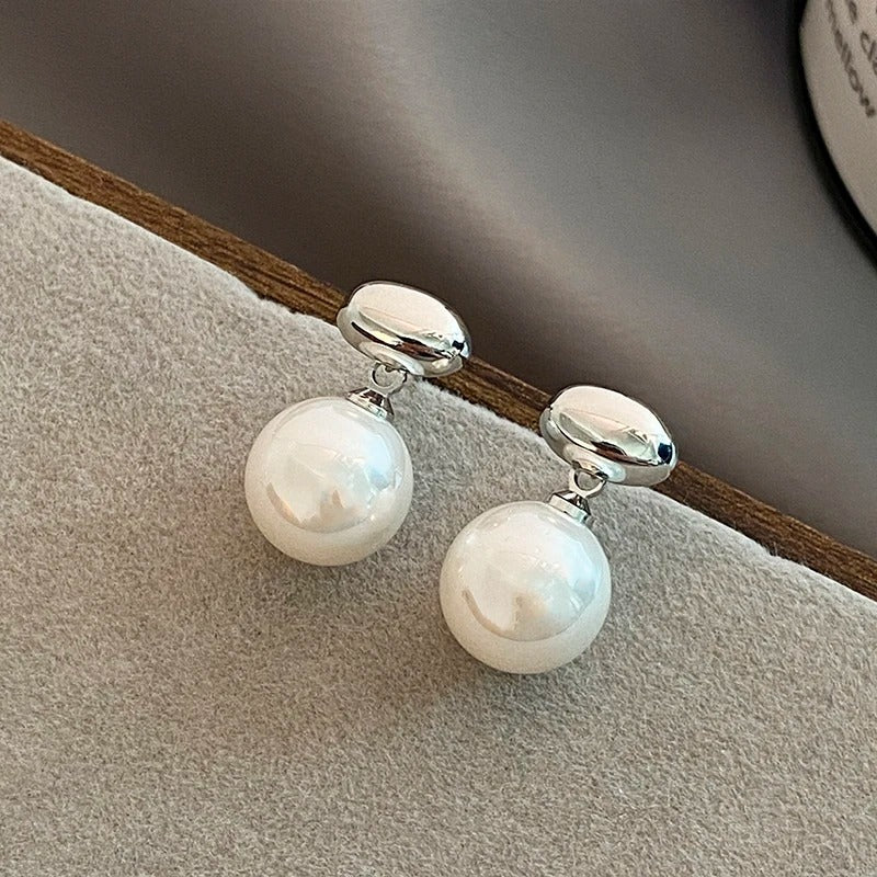 Aeri Vintage Pearl Earrings