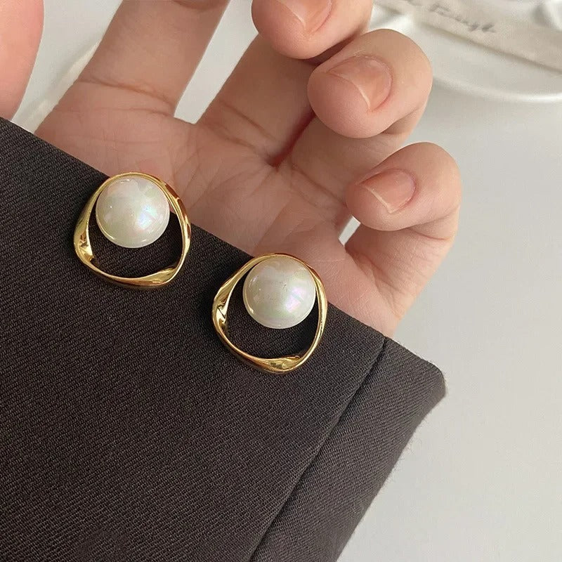 Emma Vintage Pearl Earrings