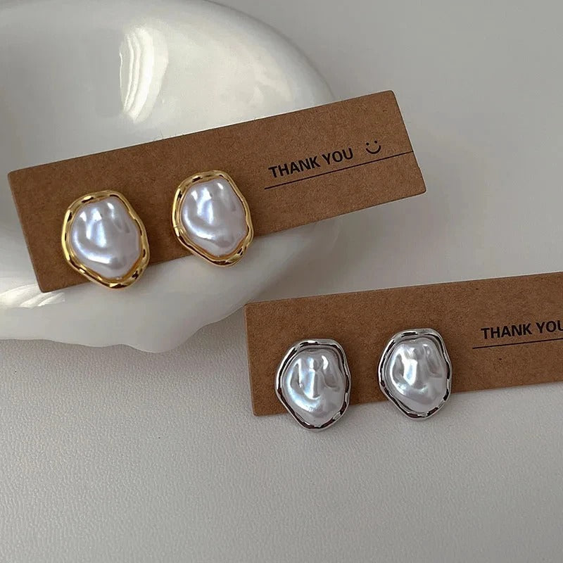 Elegant Carmen Pearl Earrings