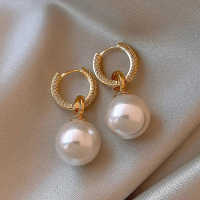 Mila Elegant Pearl Earrings