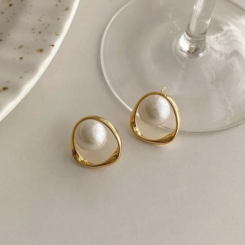 Emma Vintage Pearl Earrings